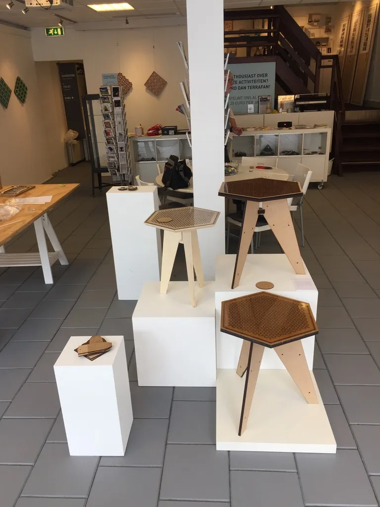 Tafels op een expo